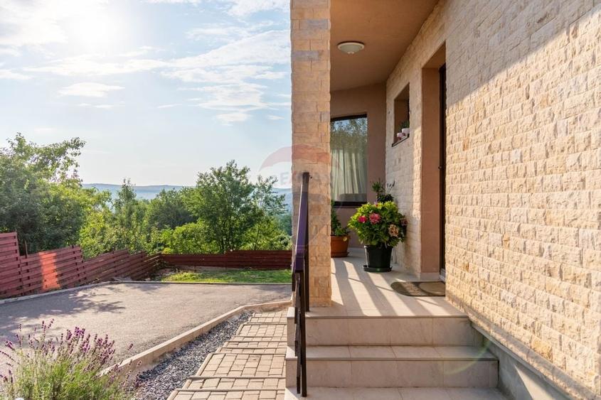 Casa de vanzare, Jucu de Sus teren 811mp, 4 Camere, 2 Bai, Priveliște - 3