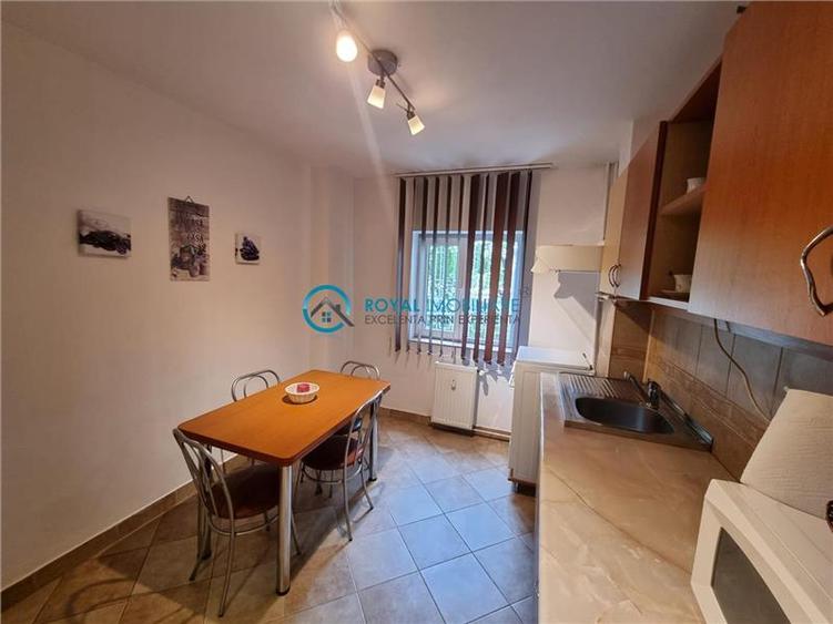 Apartament cu 2 camere decomandat, mobilat în Ultracentral