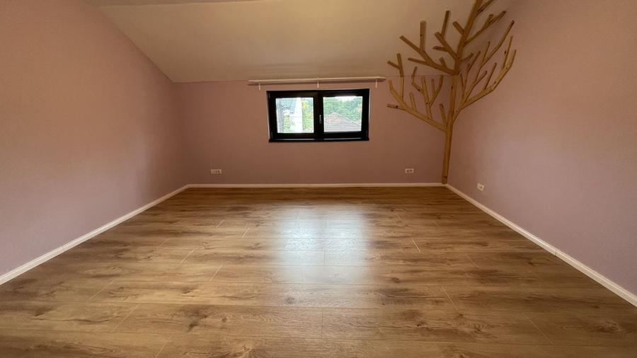 Casa spatioasa,amenajata in zona Lipovei - 15