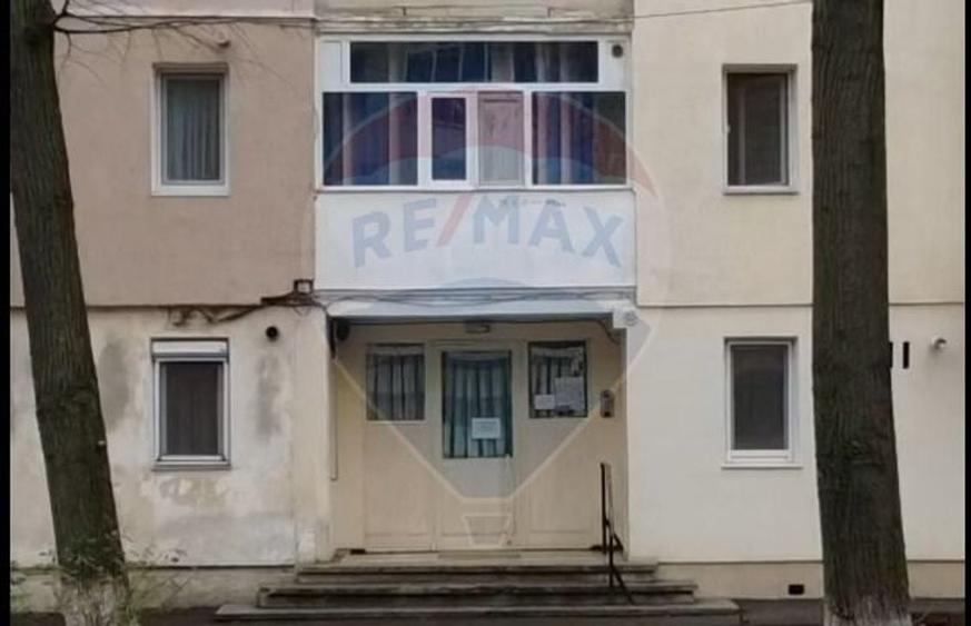 Apartament cu 2 camere de vanzare -Roman - 1