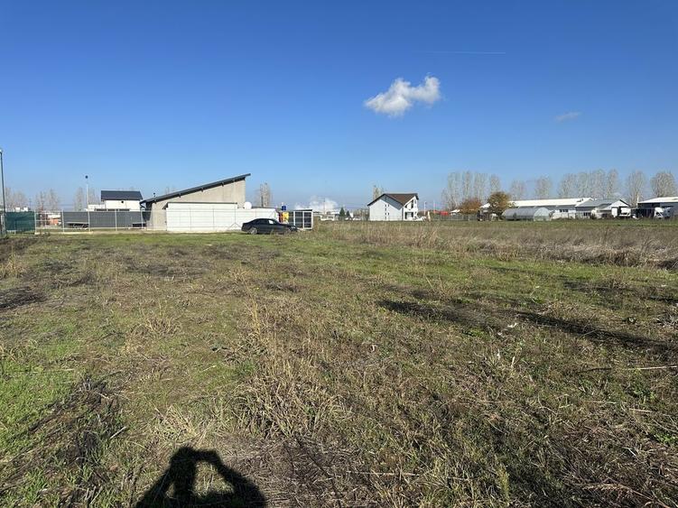 Teren de vanzare, cartier nou - 2