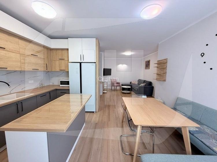 Apartament 3 camere, etaj intermediar, Zona Vivo Apartament 3 camere, etaj intermediar, Zona Vivo