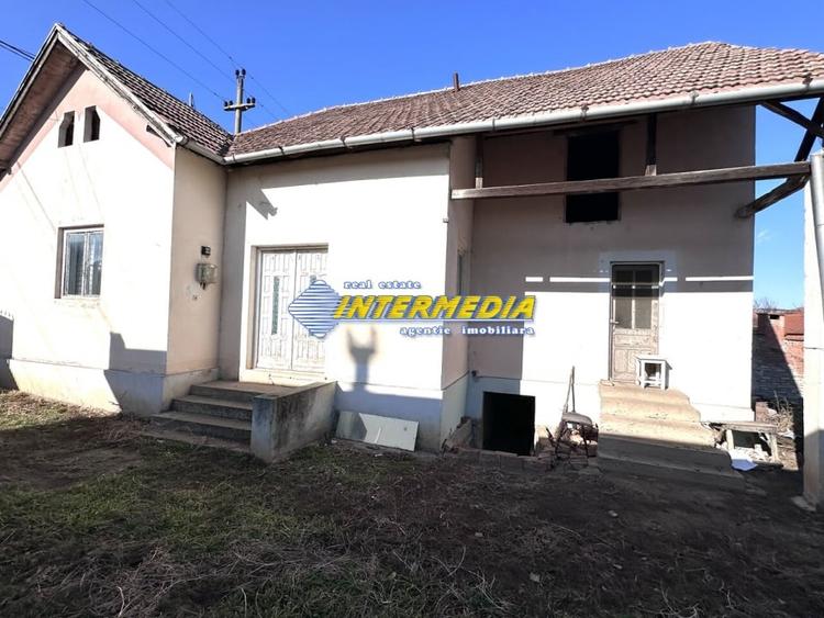 Casa de vanzare I 733 mp teren I Alba Iulia I 3 camere I toate utilitatile I - 1