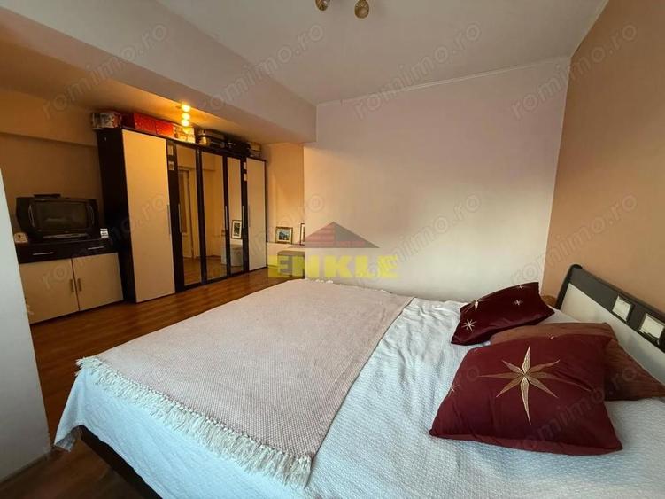 De vanzare / Inchiriere Apartament 3 camere decomandat - 6