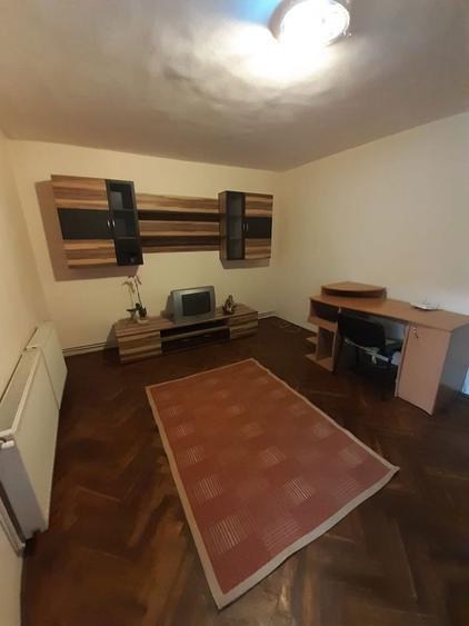 Inchiriez apartament doua camere - 1