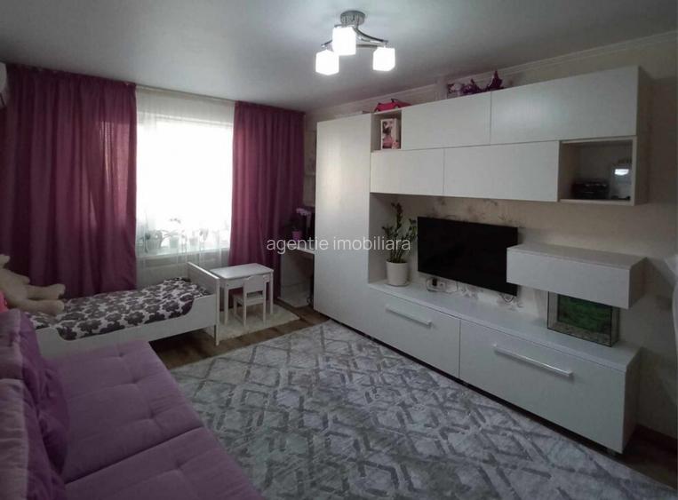 Inchiriez Apartament 1 camera Intre Lacuri