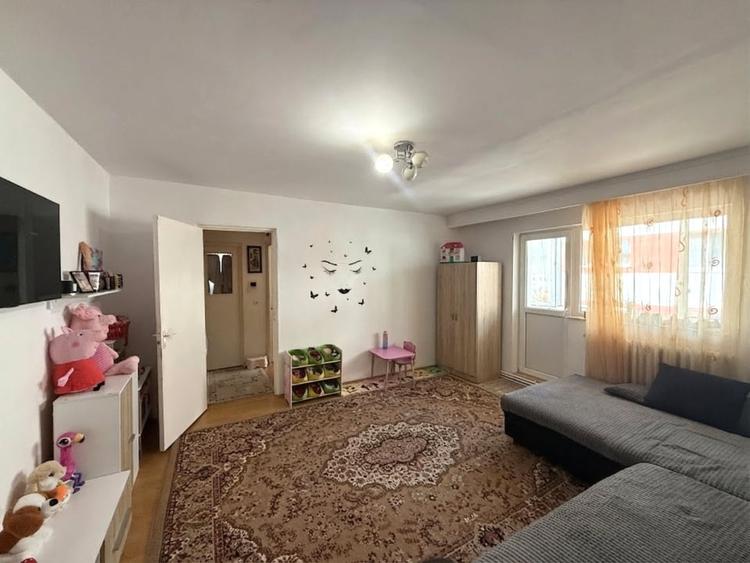 Apartament cu 3 camere de vanzare- Zona Cetate | Etajul 3. - 4