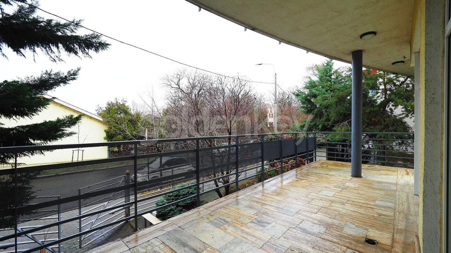 Apartament spatios cu 4 camere | mobilat | vedere libera | 2 garaje - 4