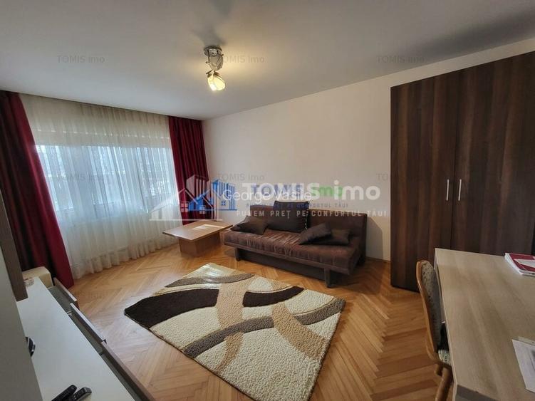 Apartament cu 3 camere de inchiriat zona Faleza Nord