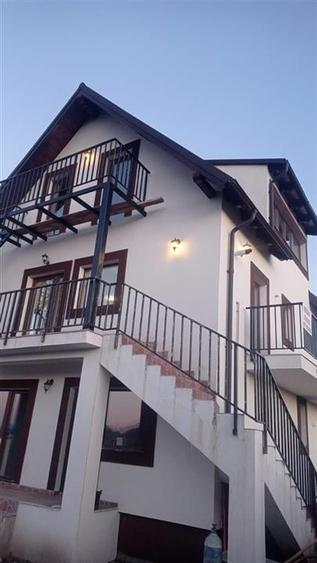 Vila  de 9 camere , zona Sanpetru - 2