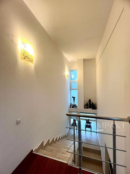 Duplex cu 3 camere cu Canalizare în Bună Ziua