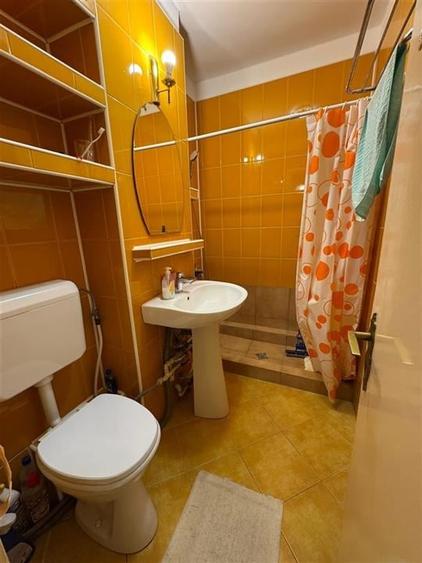 Apartament 3 camere, etaj 1, zona Garii , decomandat, parcare - 14