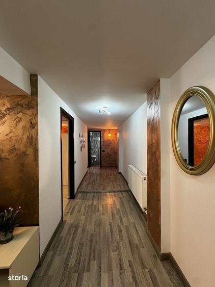 Apartament cu 3 camere semidecomandat în Borhanci