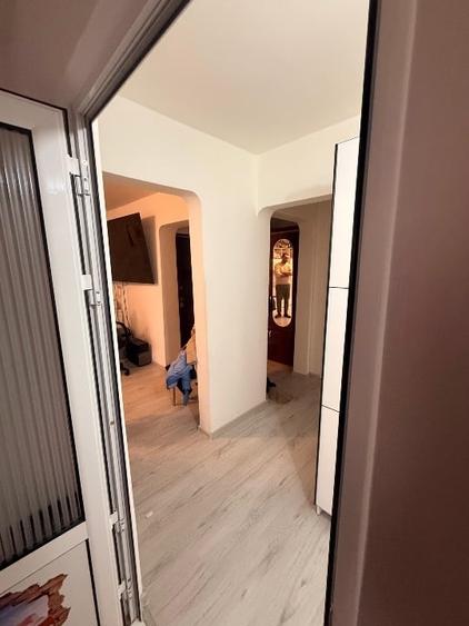 Vând apartament cu 3 camere - 9