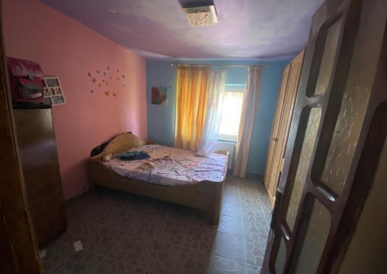 Apartament de 77mp , 3 camere decomandat et.2/4 langa Biser - 2