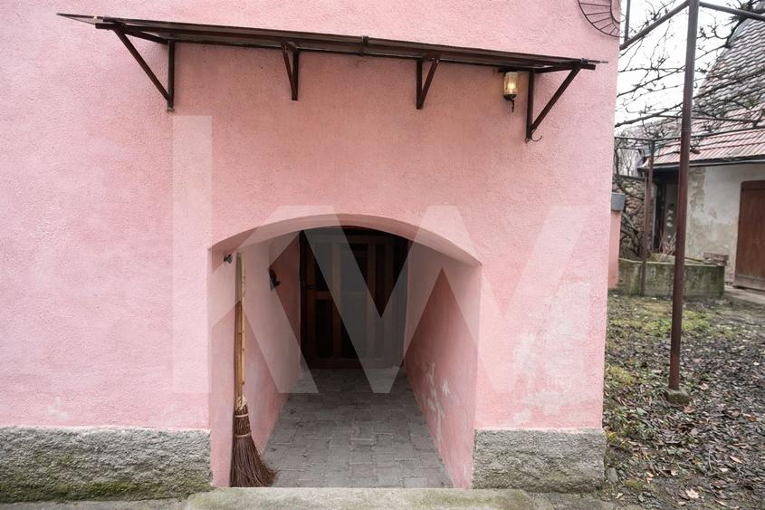 Tradiție și potențial: casă cu șură, utilități complete, Turnu Roșu - 8