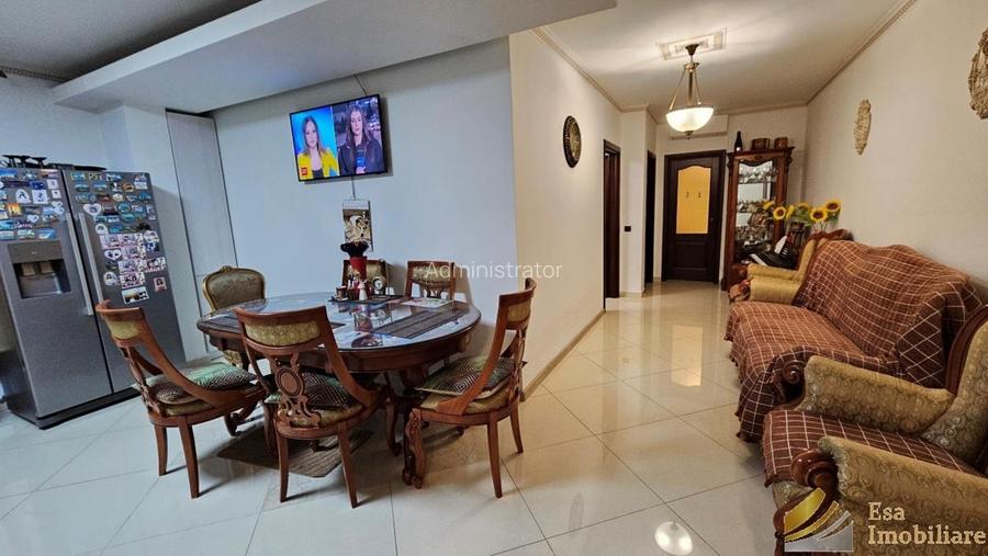 Apartament cu 3 camere semidecomandat, mobilat în Prelungirea Ghencea Apartament cu 3 camere semidecomandat, mobilat în Prelungirea Ghencea