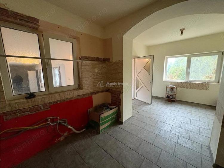 Bocsa Romana, Casa 8 Incaperi, Strada Principala. - 2