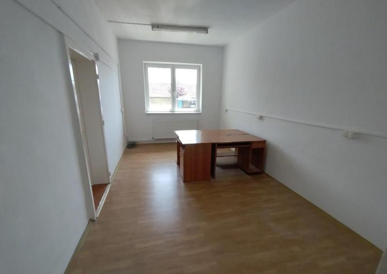 INCHIRIEZ spatiu birou 2 camere, 33 mp, zona Turnisor - 1
