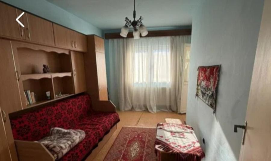Inchiriez apartament 2 camere central, Jibou, Salaj - 1