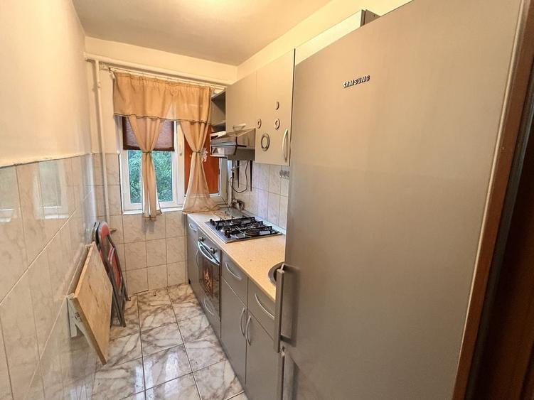 Inchiriez apartament 2 camere - 4