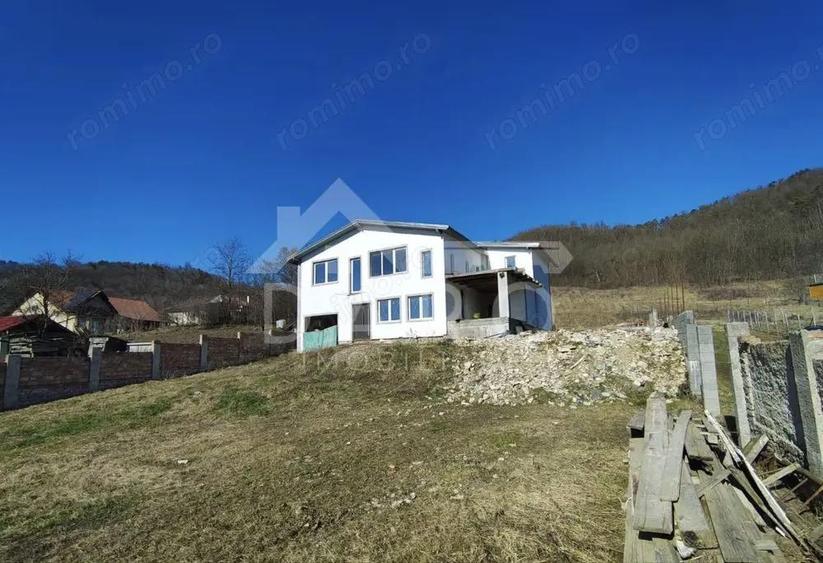 Casa spa?ioasa de vanzare | 202 mp utili | Tofalau | 180.000 - 1