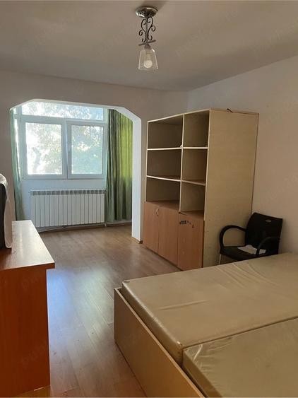 ofer spre inchiriere apartament 2 camere.,zona Bulevardul Revolutiei, etaj 1 - 2