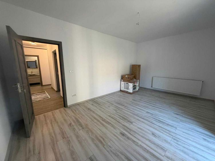 vand apartament 2 camere DECOMANDATE LUNCA,zona POLITIE - 6