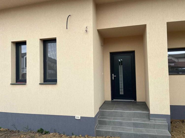 Casa de Inchiriat pe parter - 8