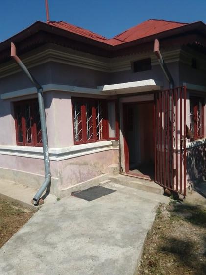 Vând casa la curte batraneasca locuibila - 4