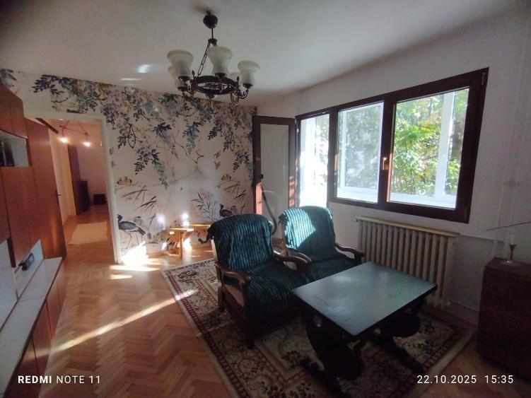 Proprietar închiriez apartament cu 3 camere sector 4 - 1