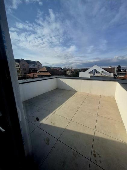 Duplex cu 4 camere cu Canalizare în Andrei Mureșanu