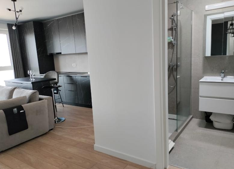 Apartament cu 2 camere semidecomandat, mobilat în Pipera