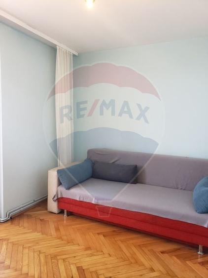 Apartament cu 3 camere in zona Polivalenta - 8