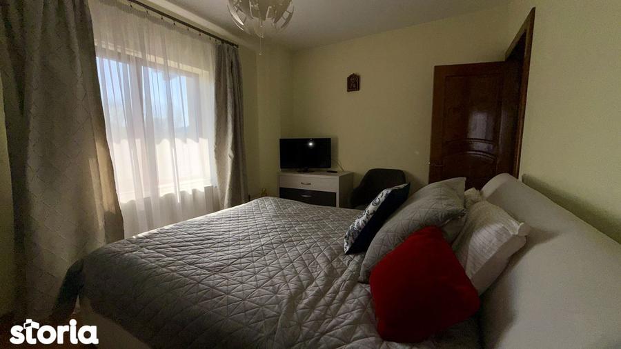 Casa pe Bulevard, vis-a-vis de Trattoria, Ramnicu Valcea - 7