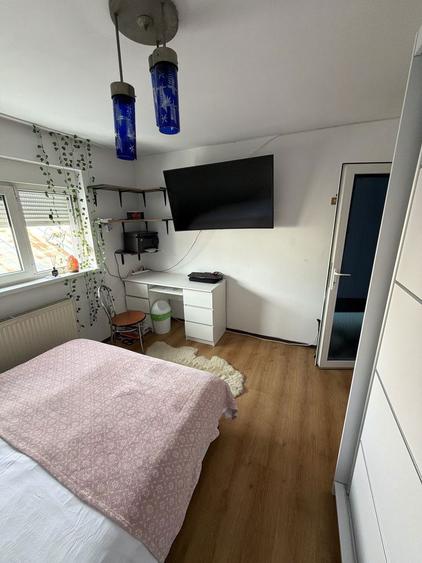 Inchiriez apartament 3 camere - 6