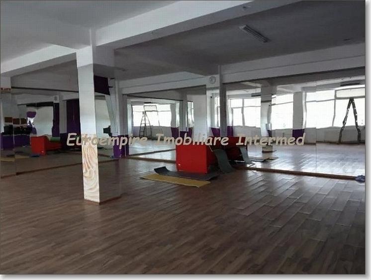 Cladire P+3 de inchiriat zona Far-Billa - 2