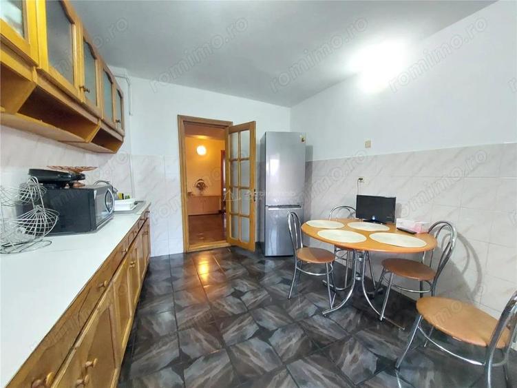 4 camere,decomandat, 92 mp, etaj 7, loc parcare, Centru -Unirii - 4