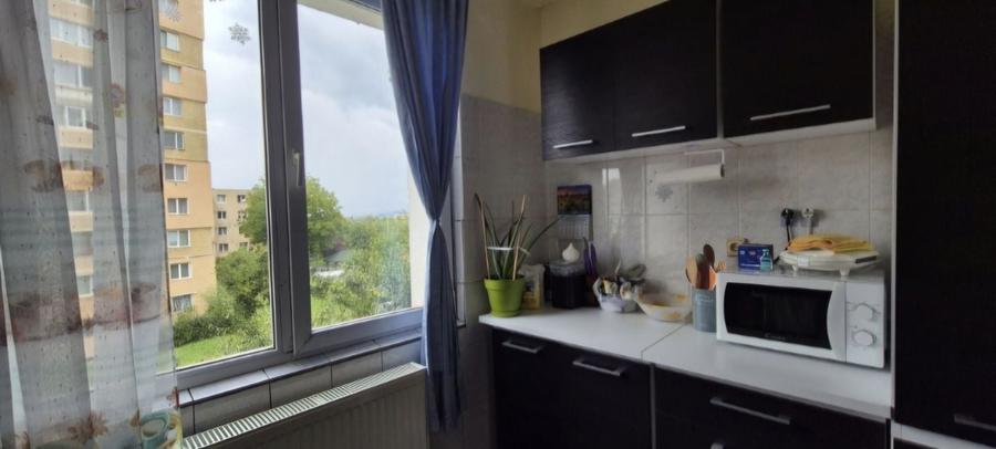 Garsoniera decomandata, etaj 2, zona Astra-Planete - 2