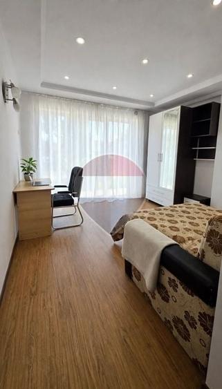 Apartament cu 3 camere decomandat, mobilat în Podu Roș