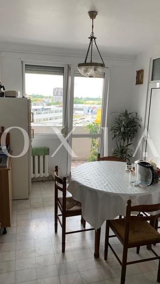 Apartament cu 3 camere decomandat, mobilat în Central