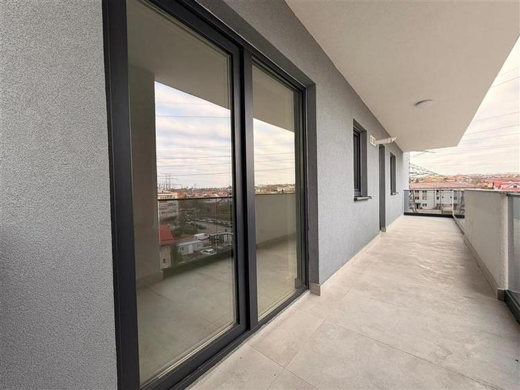 Apartament cu 3 camere, 2 bai Bloc nou Nicolina, et. intermediar - 17