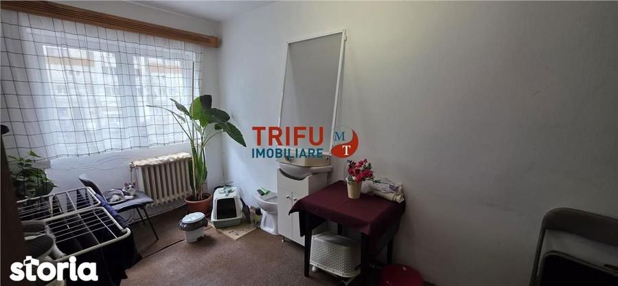 Apartament de vanzare 3 camere etaj 1 - 5