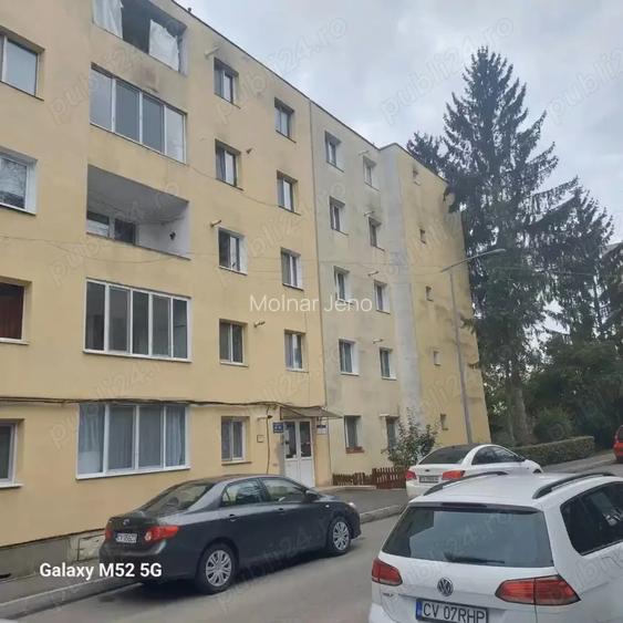 De Vanzare Apartament Trei Camere. Ocazie. De Vanzare Apartament Trei Camere. Ocazie.