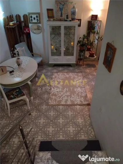 Casă cu 6 camere cu Teren 1500 Mp în Central