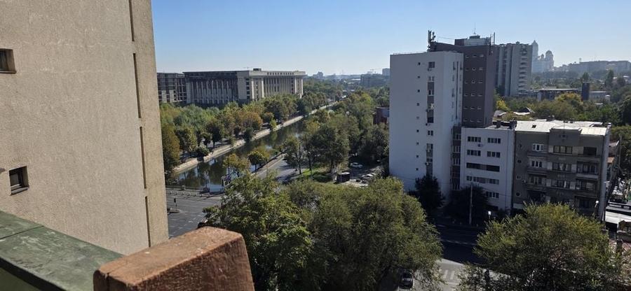 Apartament cu 3 camere decomandat în Cotroceni