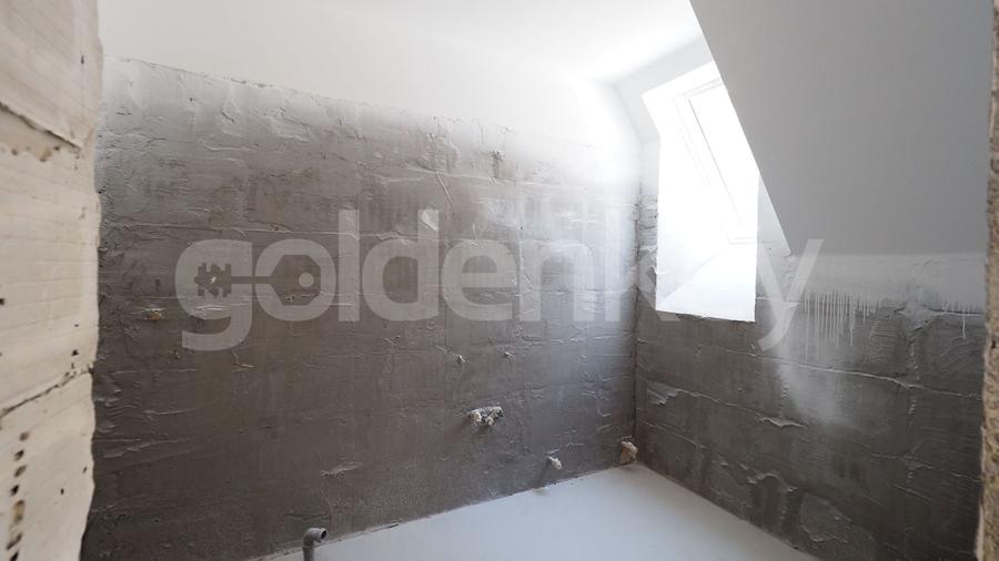 Duplex cu 6 camere cu Canalizare în Iancu Nicolae