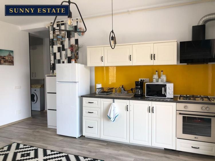 Apartament cu 2 camere semidecomandat, mobilat în Central