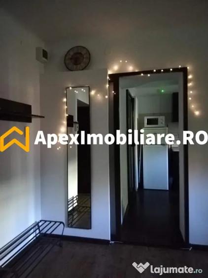 Garsonieră decomandată în P-ța Romană