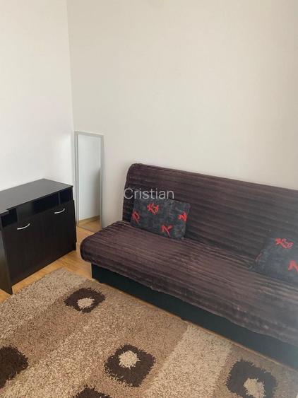 Inchiriez apartament cu 3 camere